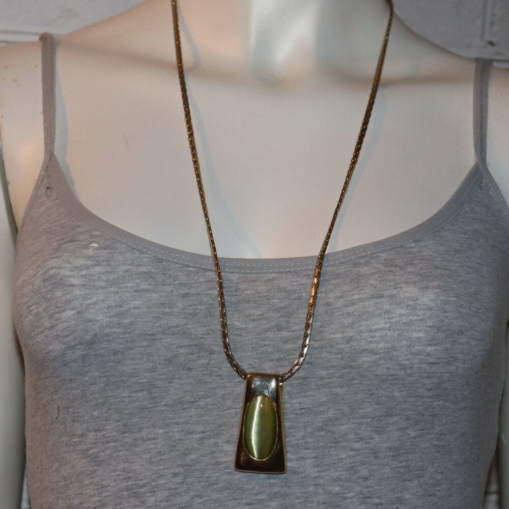 Beautiful long, gold and green cats eye statement necklace 30"
